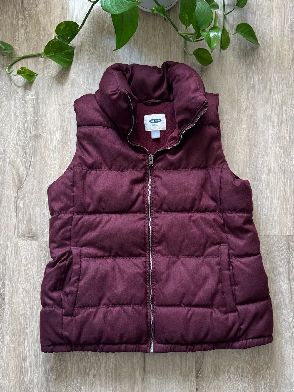 Old Navy Burgundy Wine Zip Up Puffer Quilted Vest size L